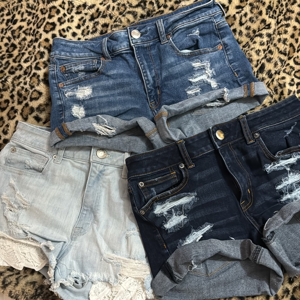 Like-new AE Jean shorts